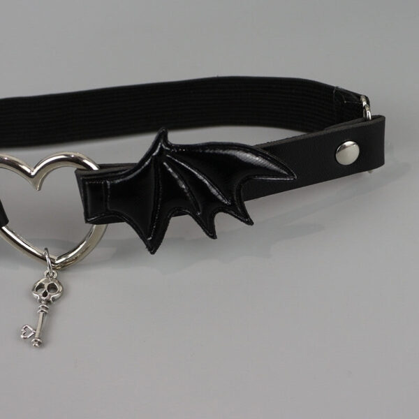 Devil wings heart key garter - Image 5