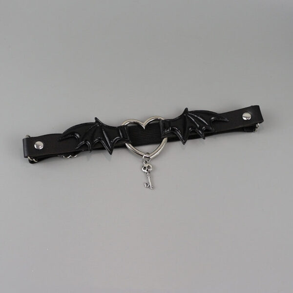 Devil wings heart key garter - Image 4